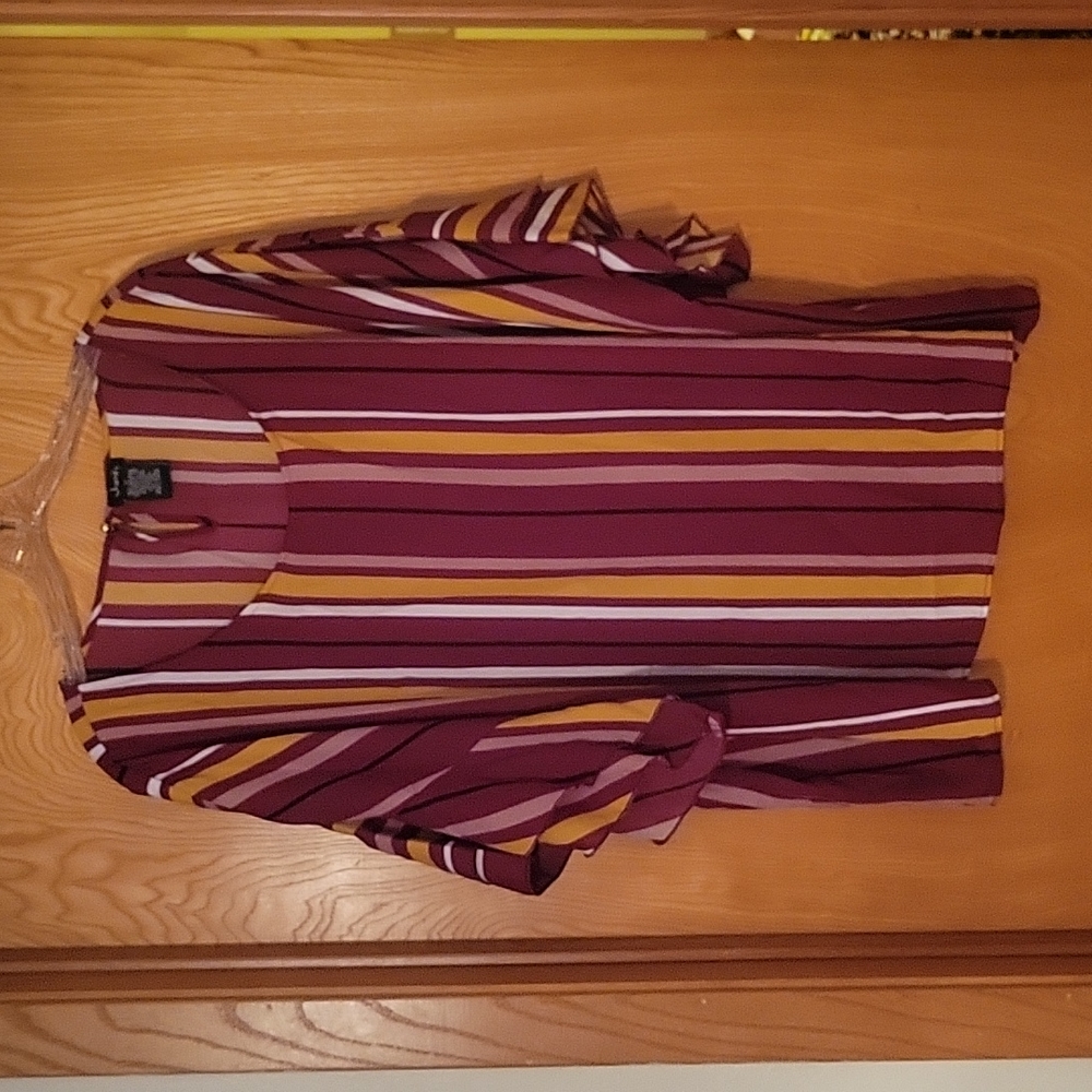 Striped Justify top